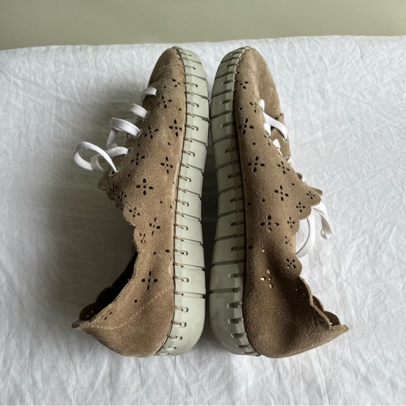 ❤️‍🔥BOGO FREE Anthropologie Scalloped Suede Perforated Sneakers Sz 37 Taupe - Picture 5 of 8